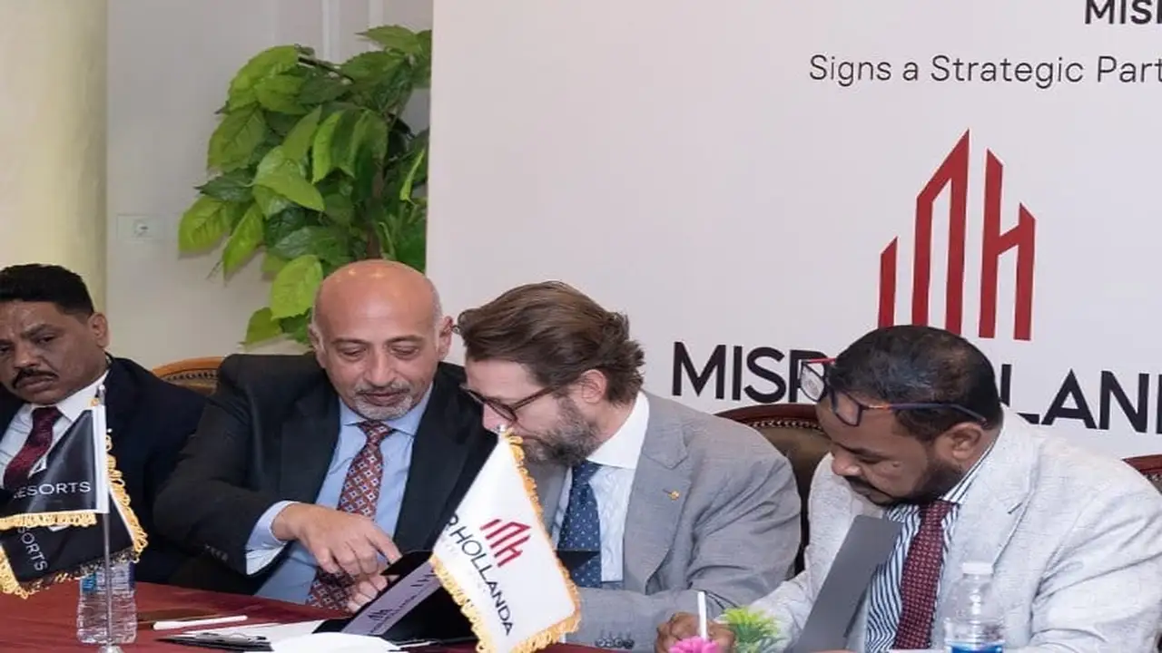 «مصر هولندا للفنادق» توقع اتفاقية شراكة استراتيجية مع مجموعة «IHG Hotels & Resorts»